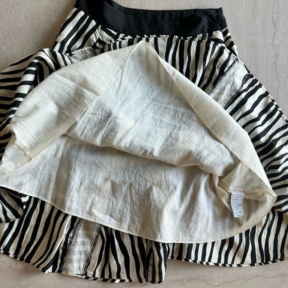 Anthropologie Zebra Modern Print Midi Silk Skirt Size 4 - Picture 6 of 9